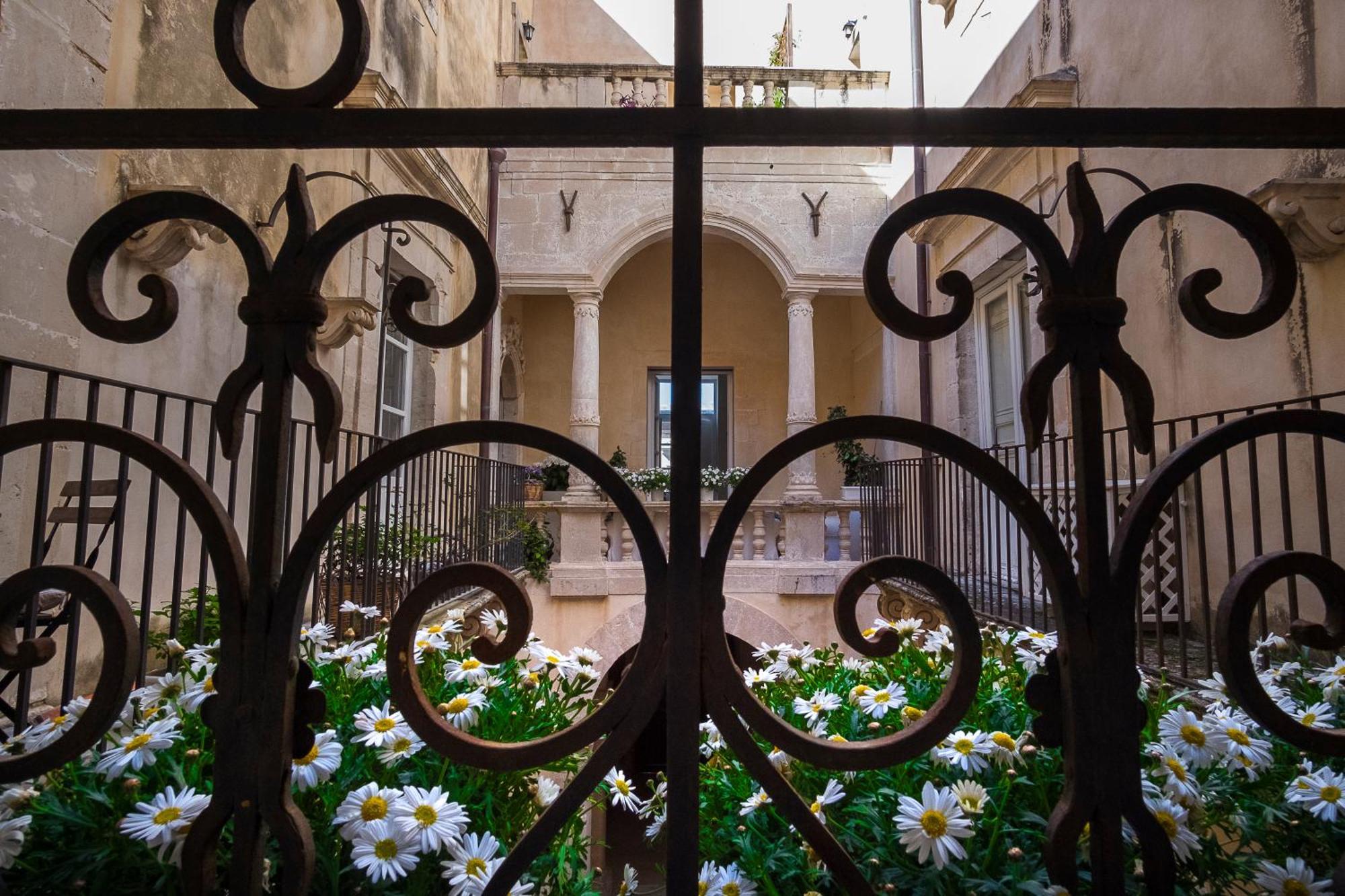 Loft La Casetta Ortigia Syracuse Exterior photo